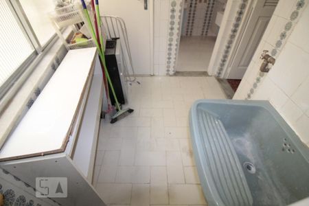 Apartamento para alugar com 135m², 3 quartos e 1 vagaÁrea de Serviço