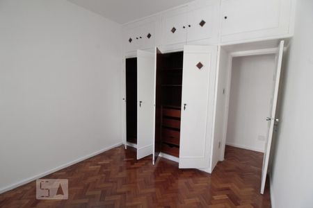 Apartamento para alugar com 135m², 3 quartos e 1 vagaQuarto
