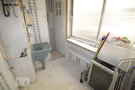 Apartamento para alugar com 135m², 3 quartos e 1 vagaÁrea de Serviço