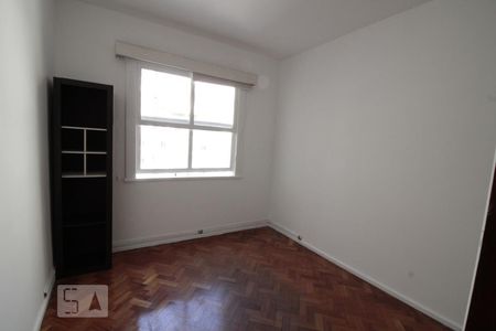 Apartamento para alugar com 135m², 3 quartos e 1 vagaQuarto