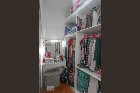 Apartamento à venda com 118m², 3 quartos e 1 vagaCloset Quarto 2