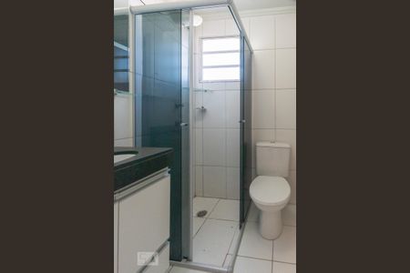 Banheiro da Suíte de apartamento para alugar com 2 quartos, 54m² em Jardim Márcia, Campinas