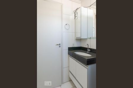 Apartamento para alugar com 54m², 2 quartos e 1 vaga Apartamento para alugar com 54m², 2 quartos e 1 vagaBanheiro da Suíte