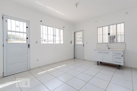 Sala e Cozinha de casa de condomínio para alugar com 1 quarto, 37m² em Vila Nova Mazzei, São Paulo
