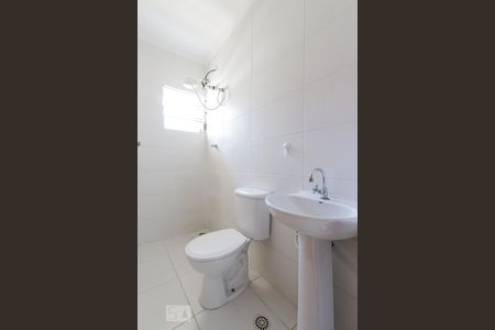 Banheiro de casa de condomínio para alugar com 1 quarto, 37m² em Vila Nova Mazzei, São Paulo
