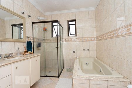 Casa à venda com 320m², 3 quartos e 6 vagasBanheiro suite