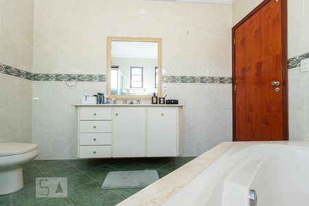 Casa à venda com 320m², 3 quartos e 6 vagasBanheiro