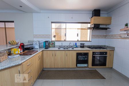 Casa à venda com 320m², 3 quartos e 6 vagasCozinha