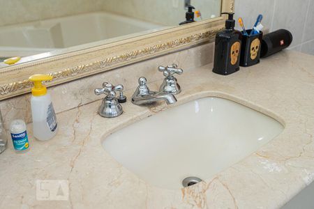 Casa à venda com 320m², 3 quartos e 6 vagasDetalhe banheiro