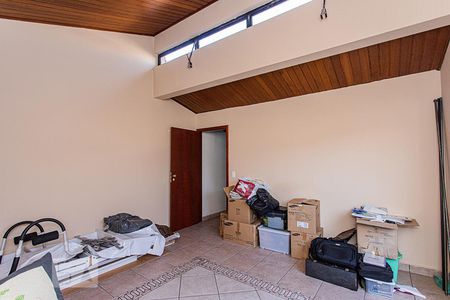 Casa à venda com 320m², 3 quartos e 6 vagasSotão