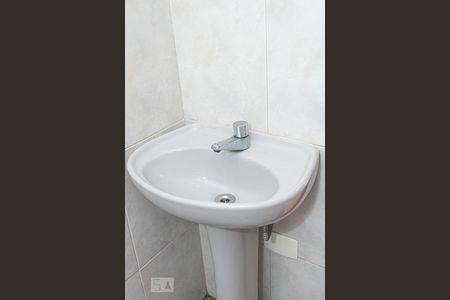 Casa à venda com 320m², 3 quartos e 6 vagasDetalhe banheiro serviço