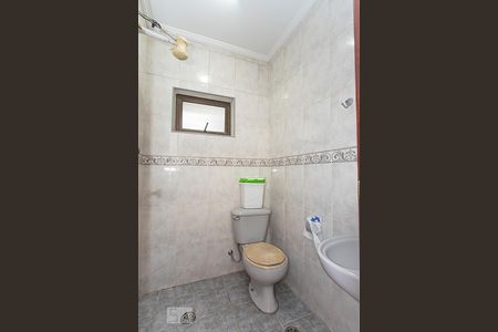 Casa à venda com 320m², 3 quartos e 6 vagasBanheiro de Serviço