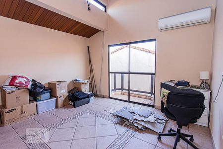 Casa à venda com 320m², 3 quartos e 6 vagasSotão