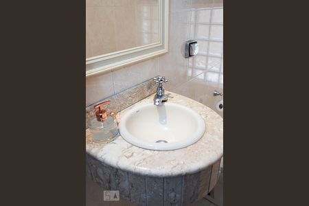 Casa à venda com 320m², 3 quartos e 6 vagasDetalhe lavabo