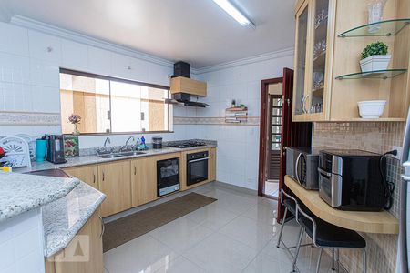 Casa à venda com 320m², 3 quartos e 6 vagasCozinha