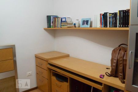 Apartamento à venda com 121m², 3 quartos e 2 vagasQuarto