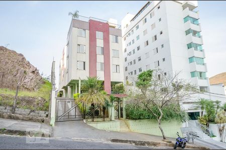 Apartamento para alugar com 100m², 3 quartos e 2 vagasFachada