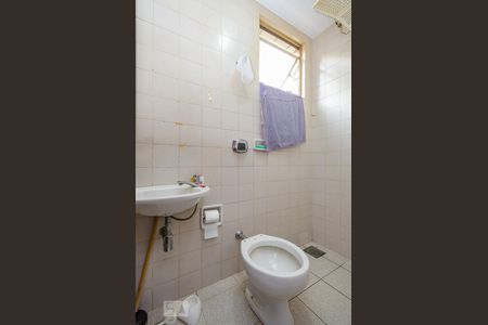 Apartamento para alugar com 100m², 3 quartos e 2 vagasBanheiro de Serviço