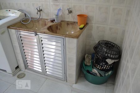 Casa à venda com 575m², 4 quartos e 5 vagasLavanderia