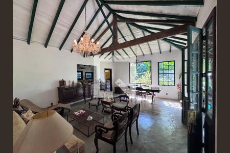 Sala de casa de condomínio à venda com 2 quartos, 135m² em Vargem Grande, Rio de Janeiro