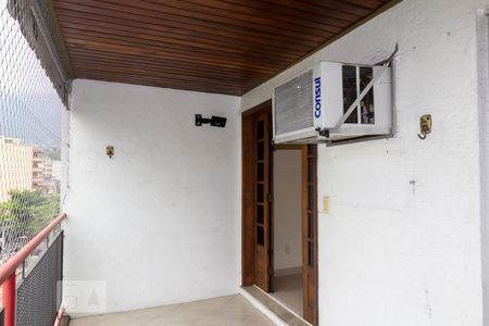 Apartamento à venda com 87m², 2 quartos e 1 vagaVaranda