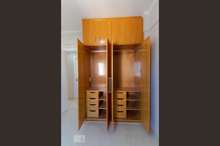 Apartamento à venda com 180m², 3 quartos e 3 vagasQuarto 01 - Armário