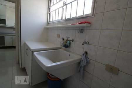 Apartamento à venda com 110m², 3 quartos e 1 vagaÁrea de Serviço