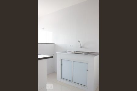 Cozinha de apartamento para alugar com 2 quartos, 40m² em Vila Medeiros, São Paulo