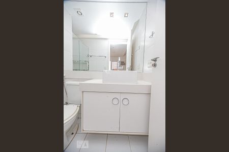 Apartamento para alugar com 85m², 3 quartos e 1 vaga Apartamento para alugar com 85m², 3 quartos e 1 vagaBanheiro da Suíte