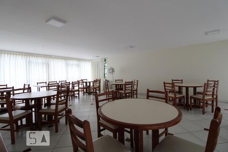 Apartamento para alugar com 60m², 2 quartos e 1 vagasalão de festa