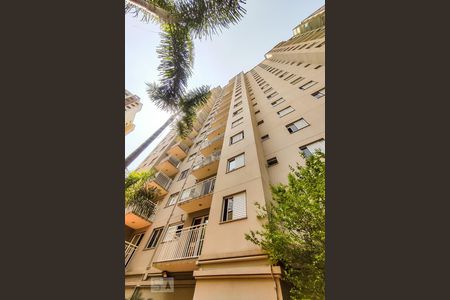 Apartamento para alugar com 62m², 3 quartos e 2 vagas Apartamento para alugar com 62m², 3 quartos e 2 vagasFachada