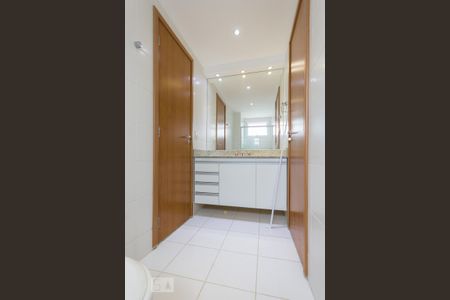 Apartamento à venda com 87m², 3 quartos e 1 vaga Apartamento à venda com 87m², 3 quartos e 1 vagaBanheiro das Suítes 2 e 3