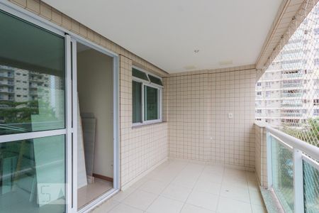 Apartamento à venda com 87m², 3 quartos e 1 vaga Apartamento à venda com 87m², 3 quartos e 1 vagaVaranda
