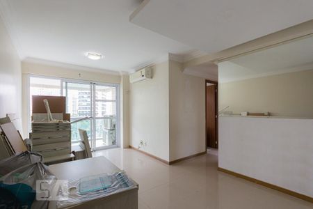 Apartamento à venda com 87m², 3 quartos e 1 vaga Apartamento à venda com 87m², 3 quartos e 1 vagaSala