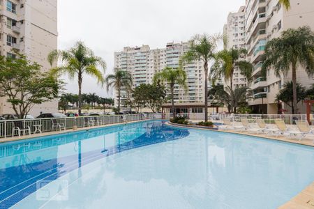Apartamento à venda com 87m², 3 quartos e 1 vaga Apartamento à venda com 87m², 3 quartos e 1 vagaPiscina