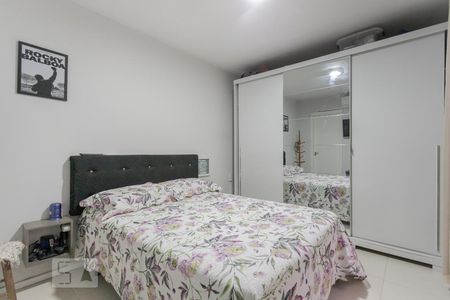 Suíte de apartamento para alugar com 1 quarto, 56m² em São João, Porto Alegre