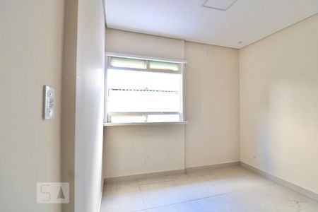 Quarto de kitnet/studio para alugar com 1 quarto, 31m² em Santa Ifigênia, São Paulo