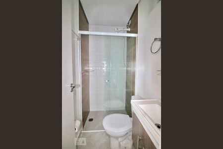 Banheiro de kitnet/studio para alugar com 1 quarto, 31m² em Santa Ifigênia, São Paulo