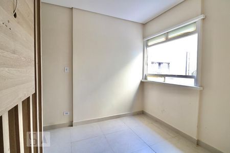 Quarto de kitnet/studio para alugar com 1 quarto, 31m² em Santa Ifigênia, São Paulo