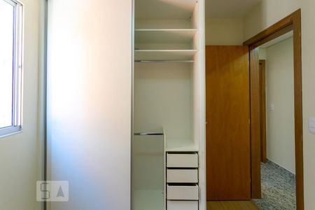 Apartamento para alugar com 100m², 2 quartos e 2 vagasQuarto 1 - Armários