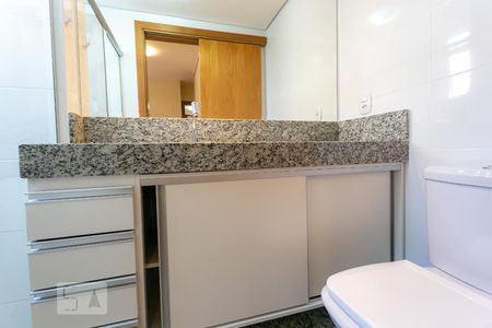 Apartamento para alugar com 100m², 2 quartos e 2 vagasBanheiro da Suíte