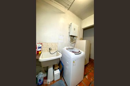 Casa à venda com 483m², 3 quartos e 8 vagas Casa à venda com 483m², 3 quartos e 8 vagasLavanderia