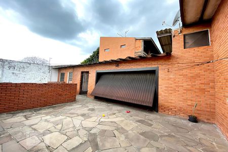 Casa à venda com 483m², 3 quartos e 8 vagas Casa à venda com 483m², 3 quartos e 8 vagasGaragem