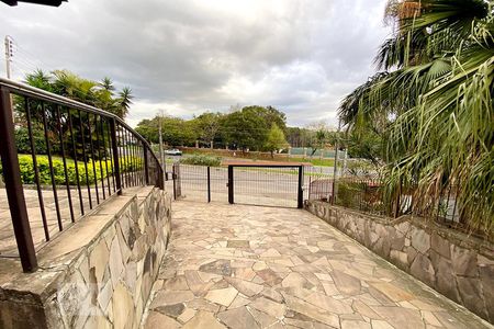 Casa à venda com 483m², 3 quartos e 8 vagas Casa à venda com 483m², 3 quartos e 8 vagasGaragem para 10 carros