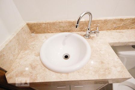 Apartamento para alugar com 38m², 2 quartos e sem vaga Apartamento para alugar com 38m², 2 quartos e sem vagaBanheiro