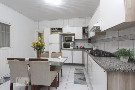 SALA E COZINHA de casa à venda com 3 quartos, 110m² em Sarandi, Porto Alegre