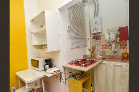 Cozinha de apartamento para alugar com 1 quarto, 45m² em Copacabana, Rio de Janeiro