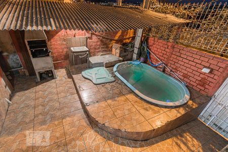Casa à venda com 52m², 2 quartos e 1 vagaPiscina
