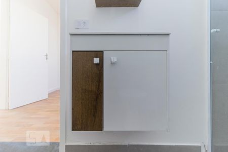 Apartamento para alugar com 56m², 1 quarto e sem vaga Apartamento para alugar com 56m², 1 quarto e sem vagaBanheiro da Suíte - Armário
