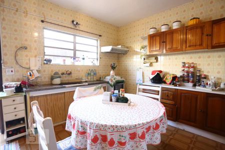 Casa à venda com 185m², 2 quartos e 2 vagasCozinha